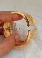 Load image into Gallery viewer, Beautiful Dull Gold Polish Bracelet Bangle