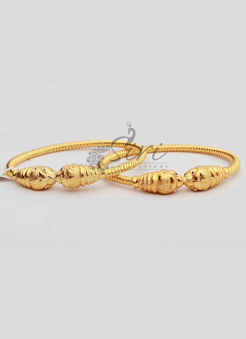 Kada Style Pair of Bangles in Gold Micro Polish