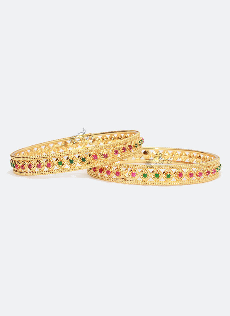 Simple Pair of Bangles in Gold Micro Polish in Stones