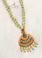 Load image into Gallery viewer, Beautiful Beads Necklace Chain in Black Stone Pendant