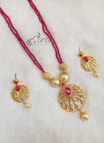 Load image into Gallery viewer, Beautiful Necklace Chain in Beads and Designer Pendant