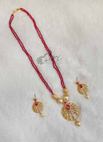 Load image into Gallery viewer, Beautiful Necklace Chain in Beads and Designer Pendant