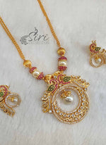 Load image into Gallery viewer, Beautiful Necklace in Peacock Design Pendant