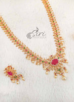 Load image into Gallery viewer, Beautiful Long Necklace Set in Pearl Drops