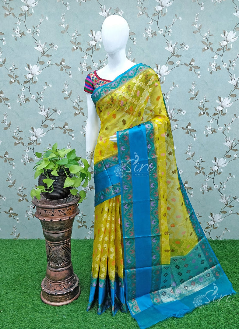 Lovely Banarasi Saree in Self Checks and Jaal Design