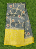 Load image into Gallery viewer, Beautiful Pure Matka Silk Saree in Rich Contrast Border and Rich Pallu