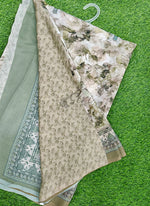 Load image into Gallery viewer, Beautiful Digital Print Crepe Saree
