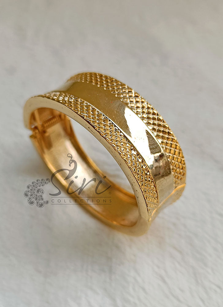 Beautiful Dull Gold Polish Bracelet Bangle