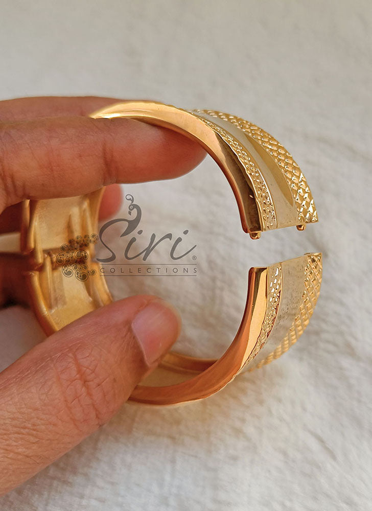 Beautiful Dull Gold Polish Bracelet Bangle