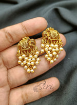 Load image into Gallery viewer, Beautiful Elephant Design Earrings
