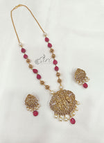 Load image into Gallery viewer, Beautiful Beads Necklace in Ram Parivar Pendant Set
