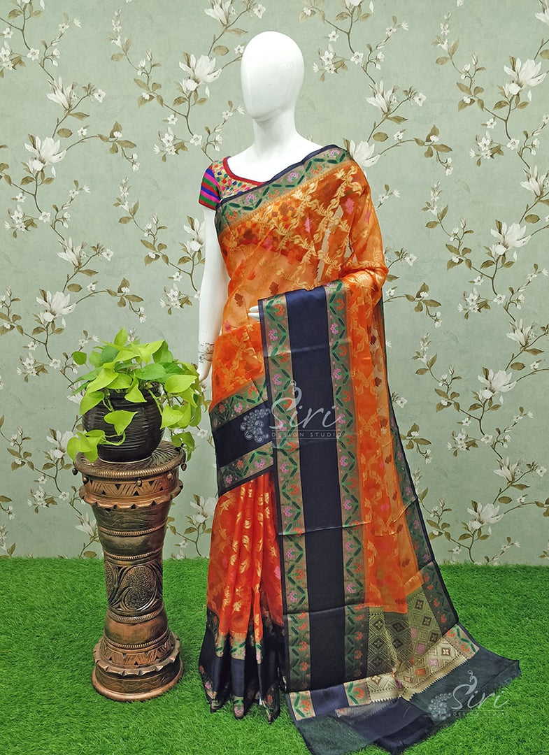 Lovely Banarasi Saree in Self Checks and Jaal Design