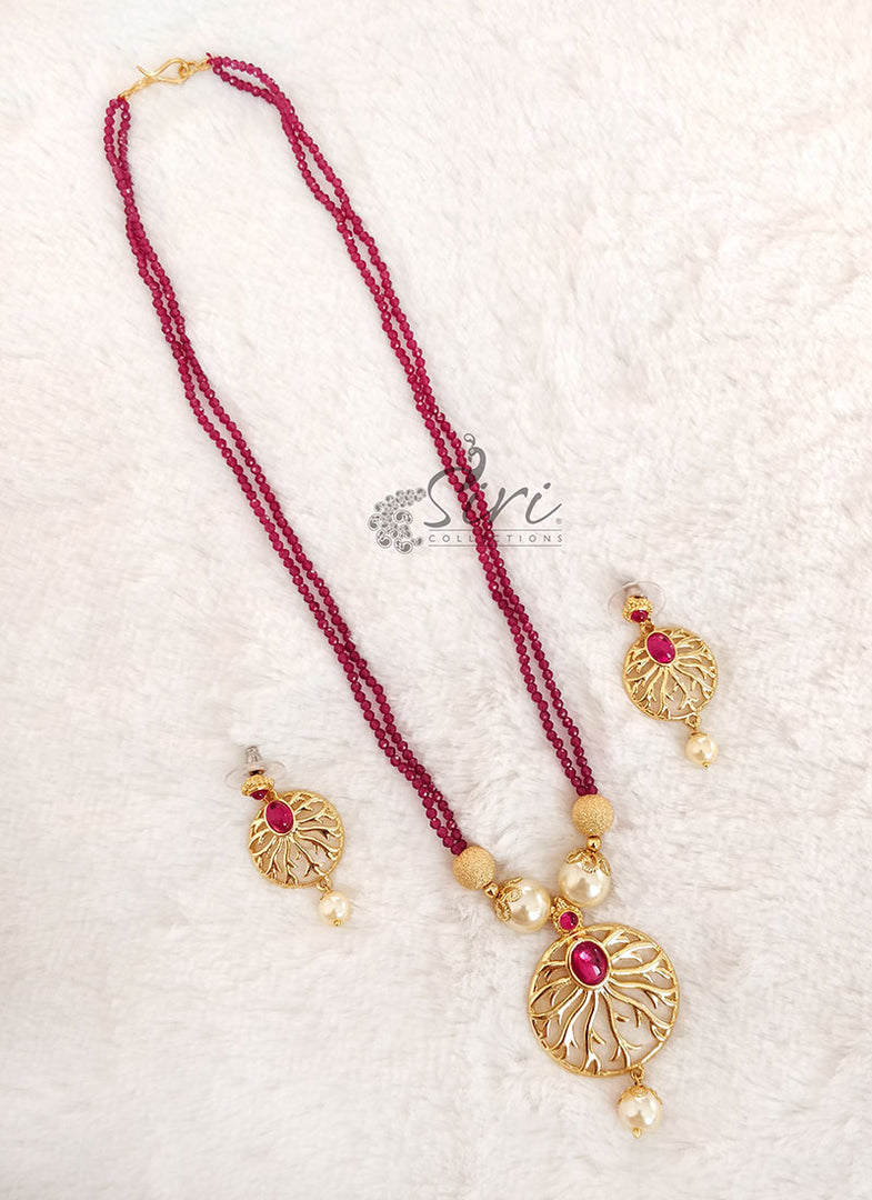 Beautiful Necklace Chain in Beads and Designer Pendant