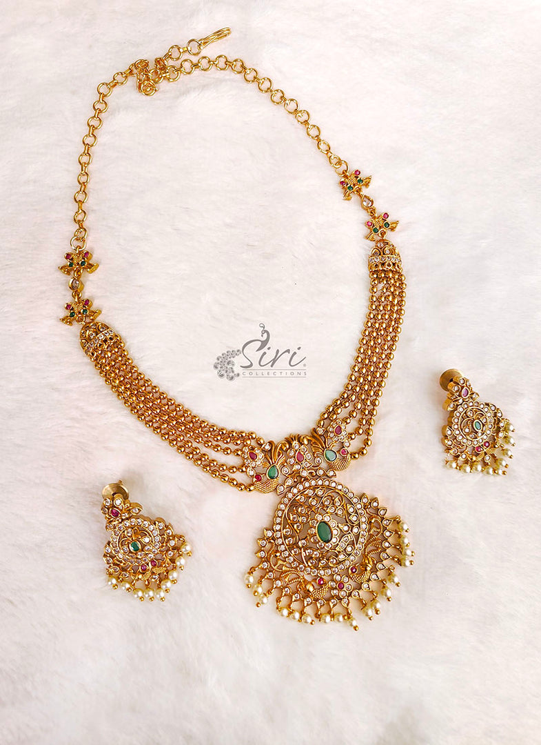 Beautiful Necklace Set in Antique Gold Finish